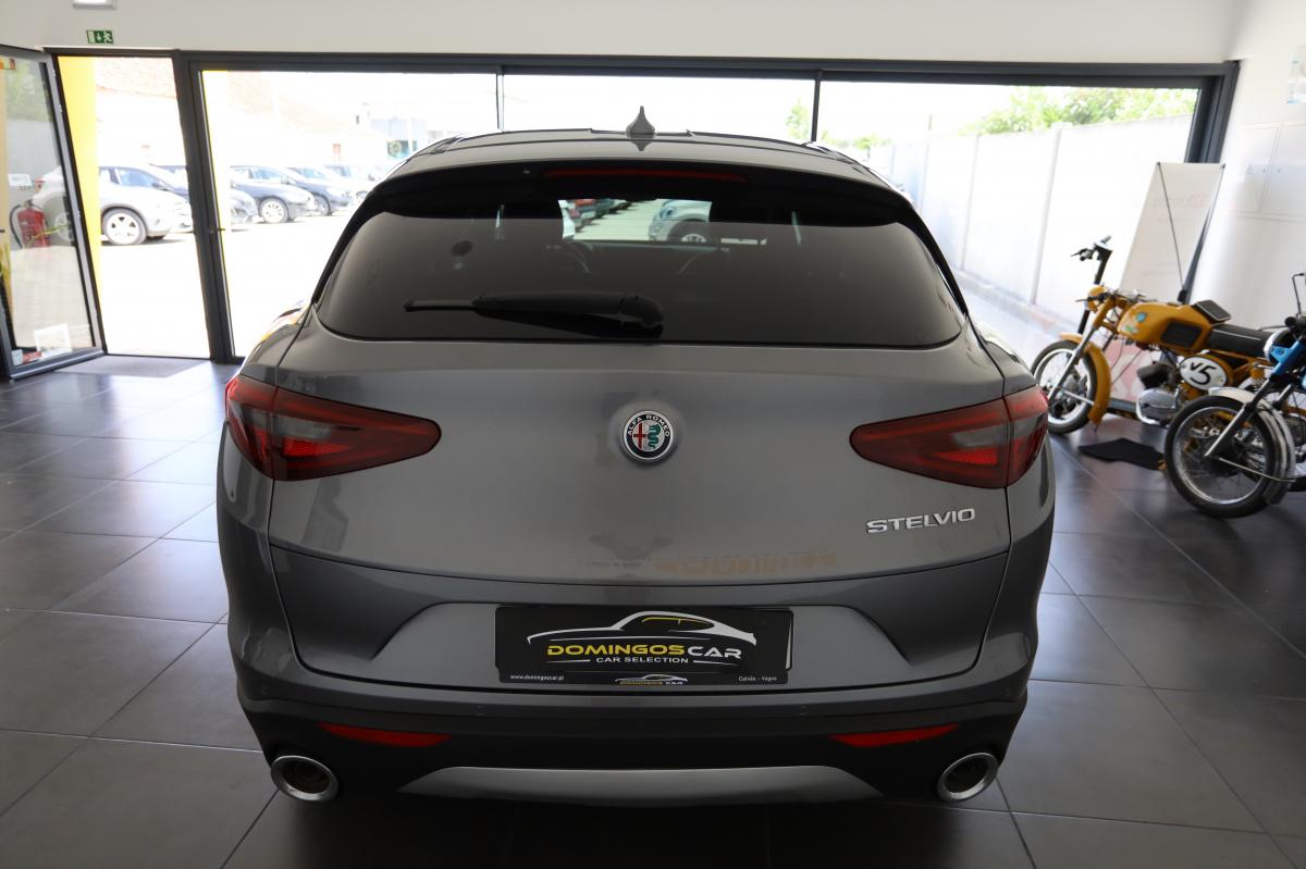alfa-romeo-stelvio-2018-diesel-2143cc