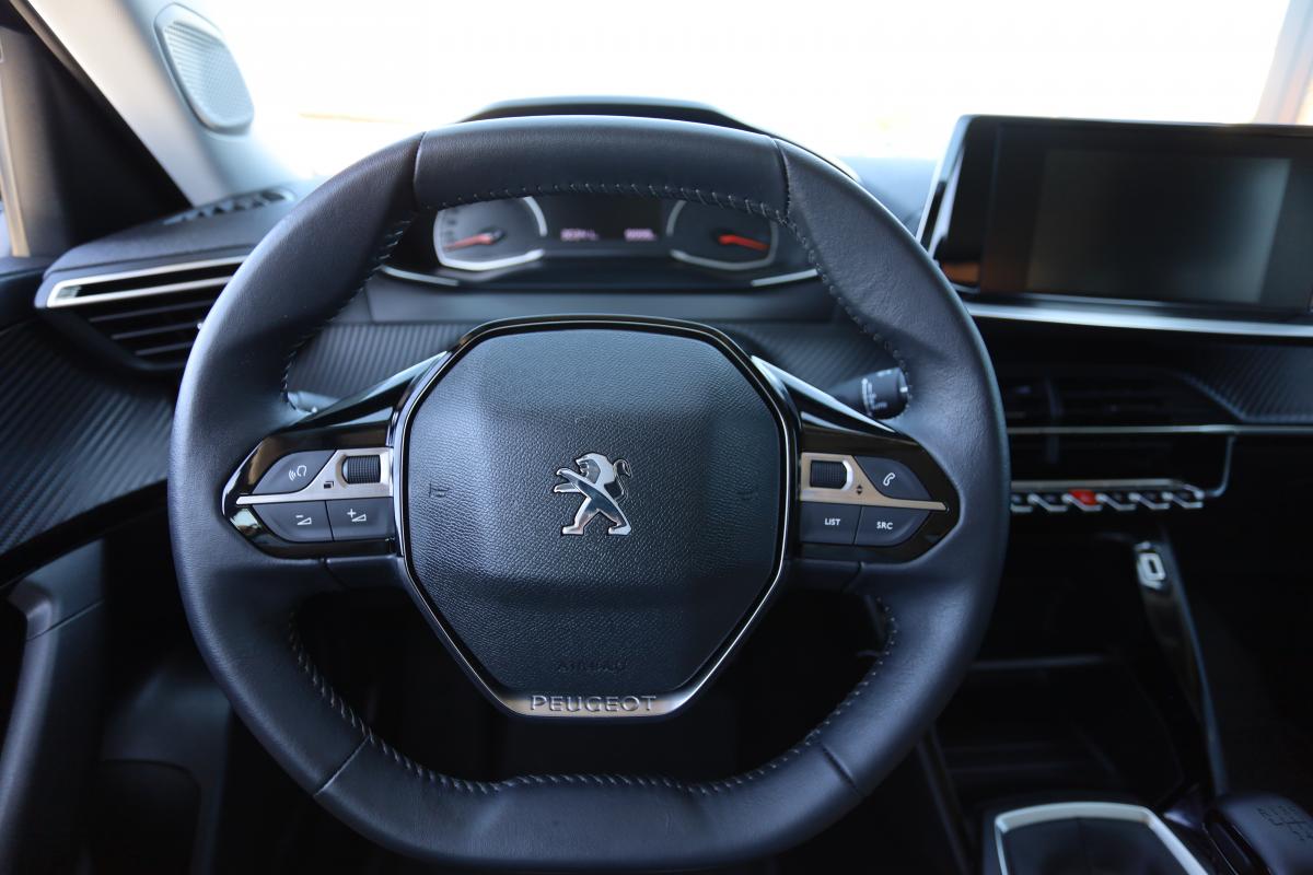 peugeot-2008-2022-gasolina-1199cc