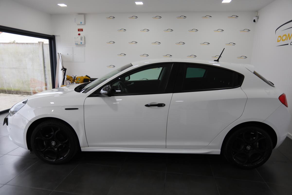 alfa-romeo-giulietta-2021-diesel-1598cc