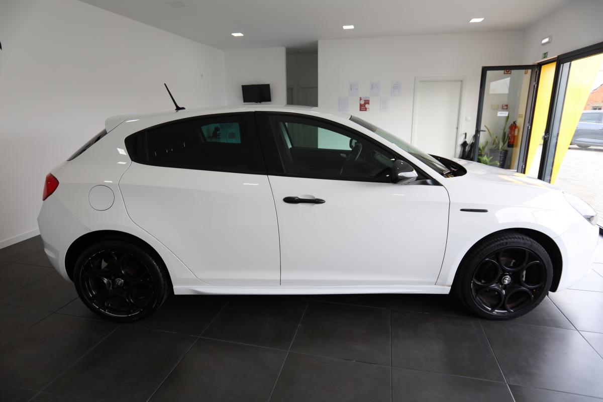 alfa-romeo-giulietta-2021-diesel-1598cc