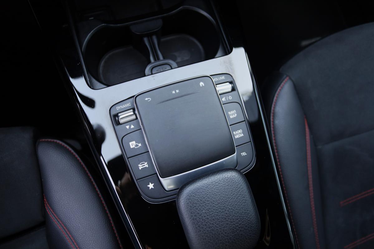 mercedes-benz-classe-a-2022-hibrido-a-gasolina-1332cc