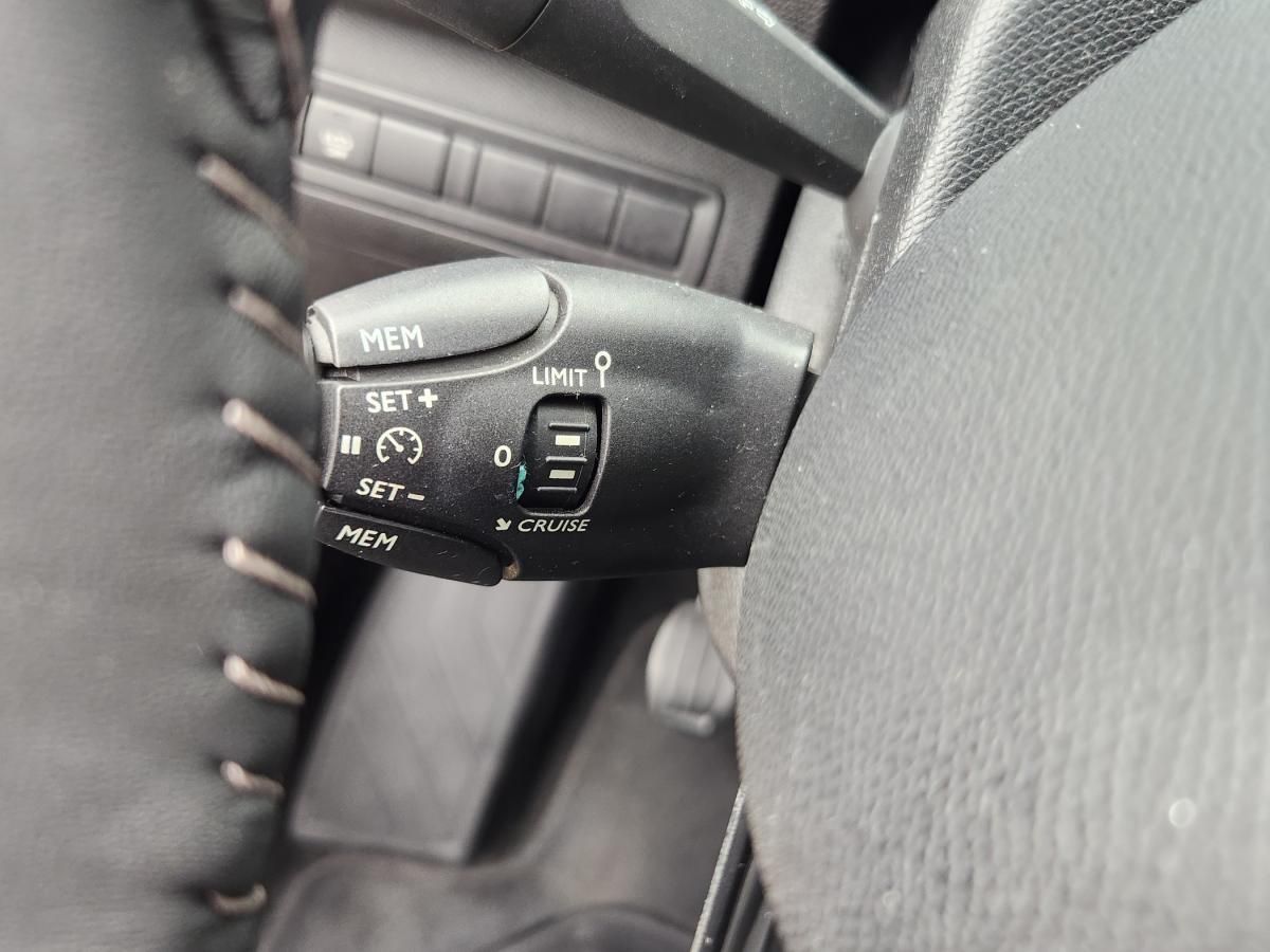 peugeot-308-2015-diesel-1560cc