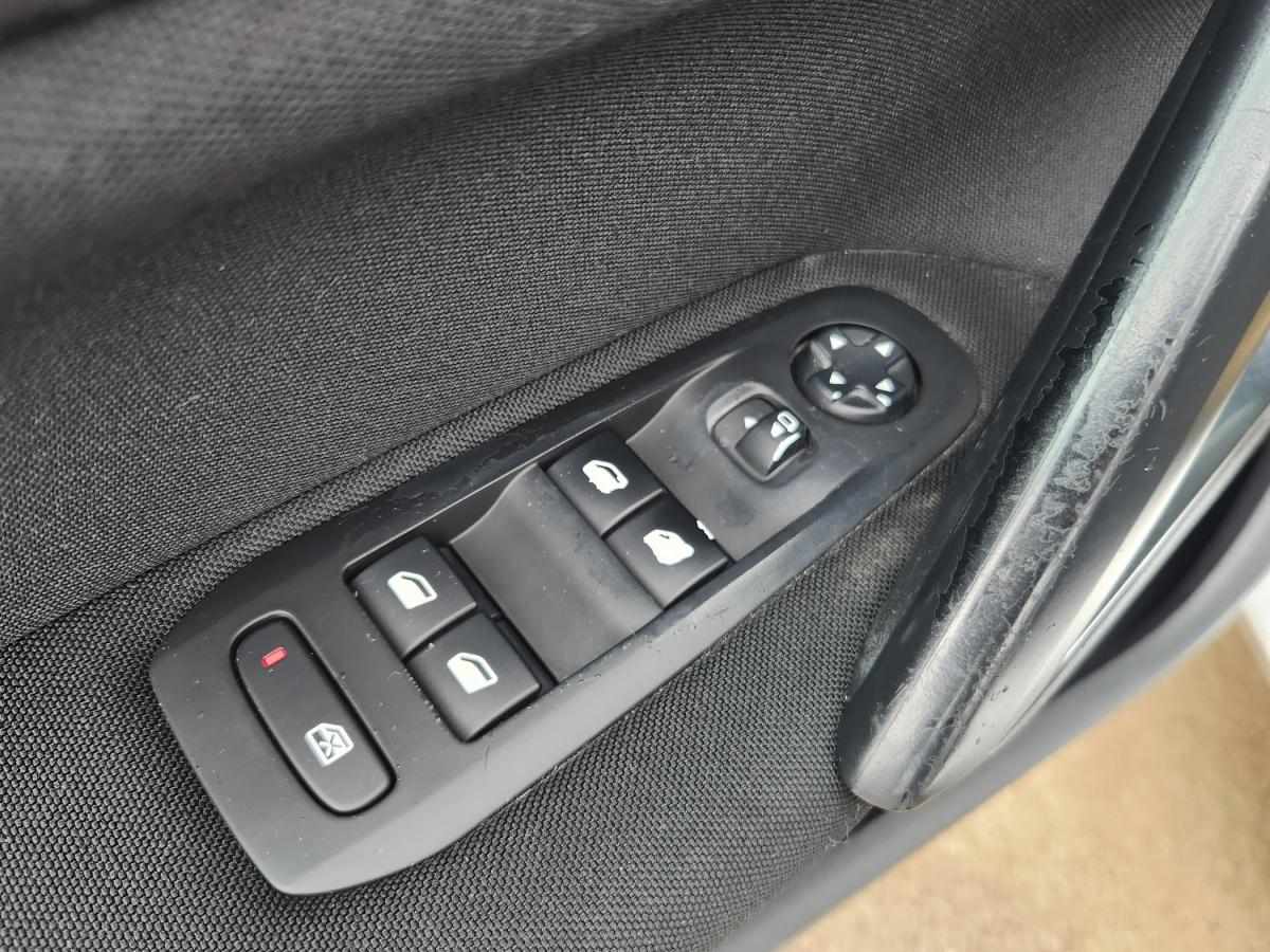 peugeot-308-2015-diesel-1560cc