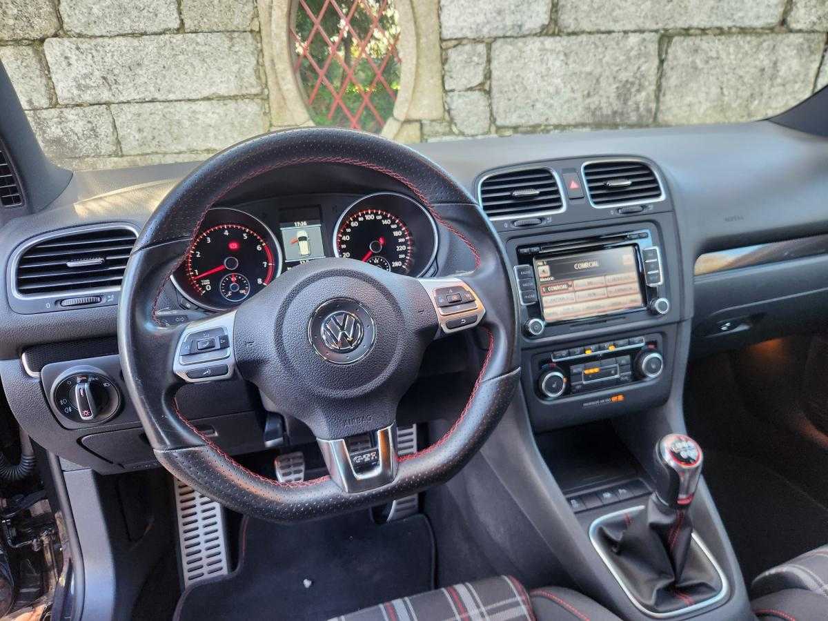 volkswagen-golf-2011-gasolina-1984cc