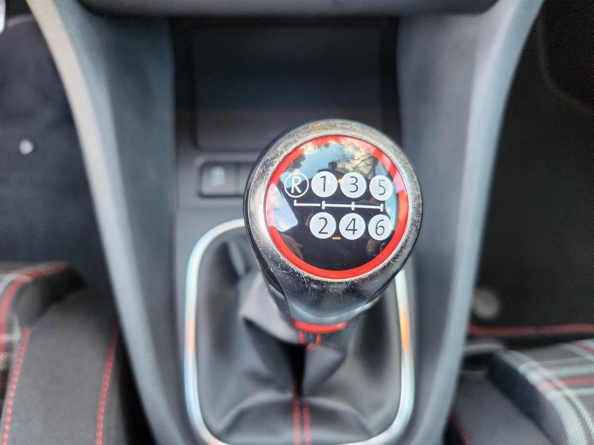 volkswagen-golf-2011-gasolina-1984cc