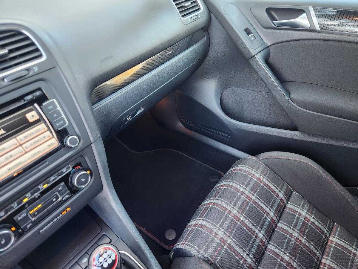 volkswagen-golf-2011-gasolina-1984cc