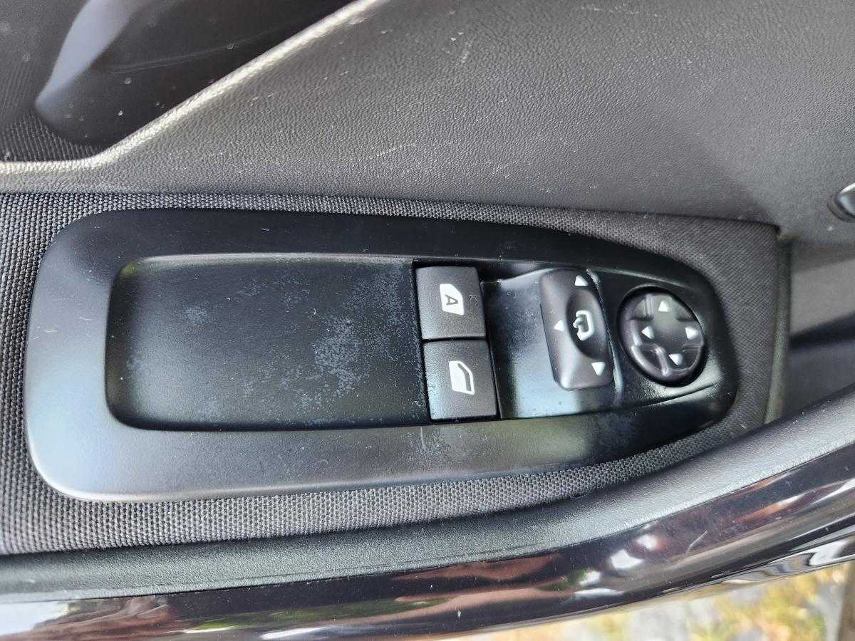 peugeot-208-2019-diesel-1499cc