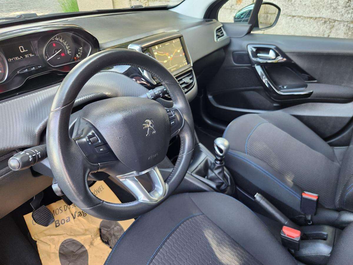 peugeot-208-2019-diesel-1499cc