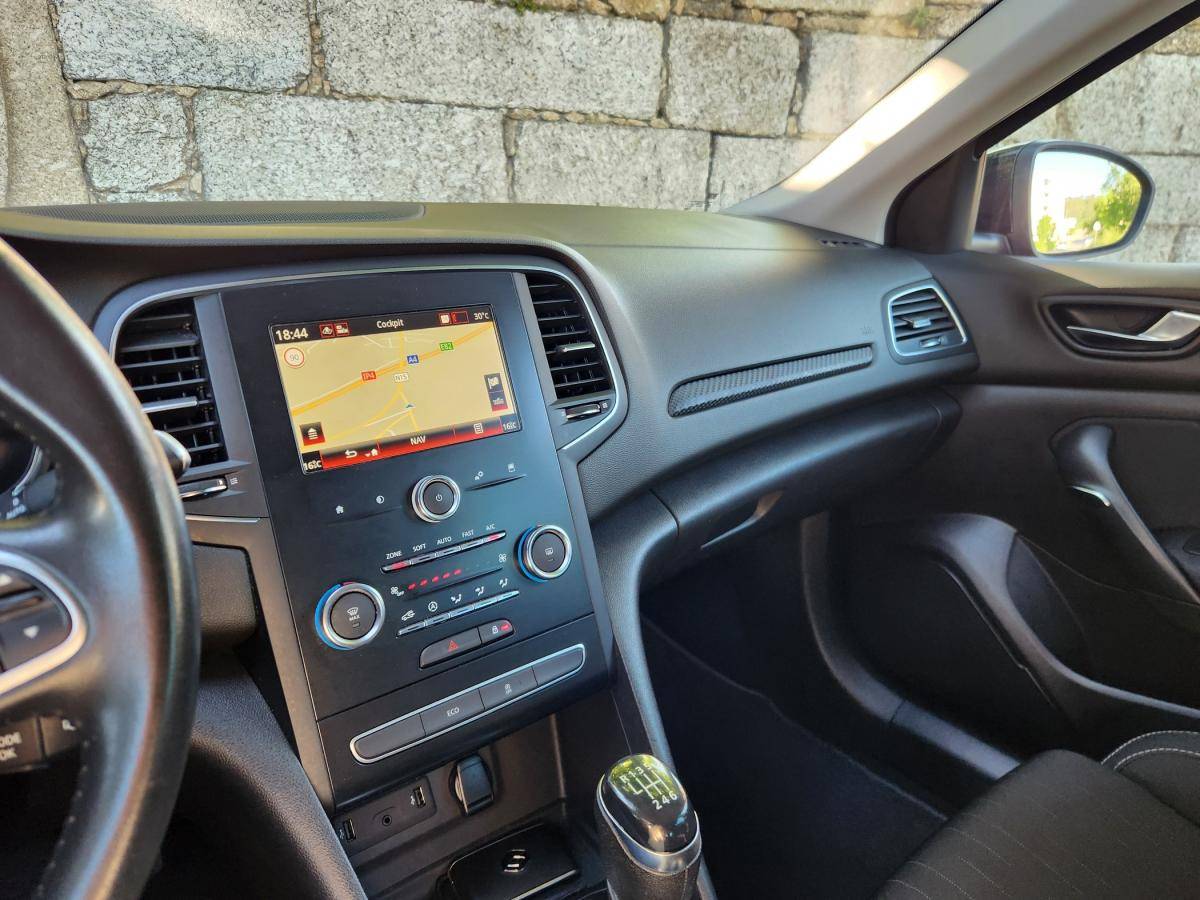 renault-megane-sport-tourer-2019-diesel-1461cc