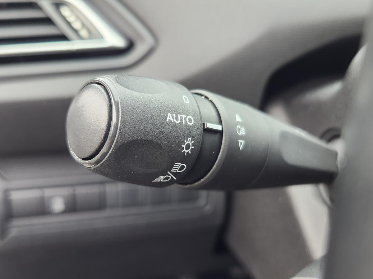 peugeot-308-2019-diesel-1499cc