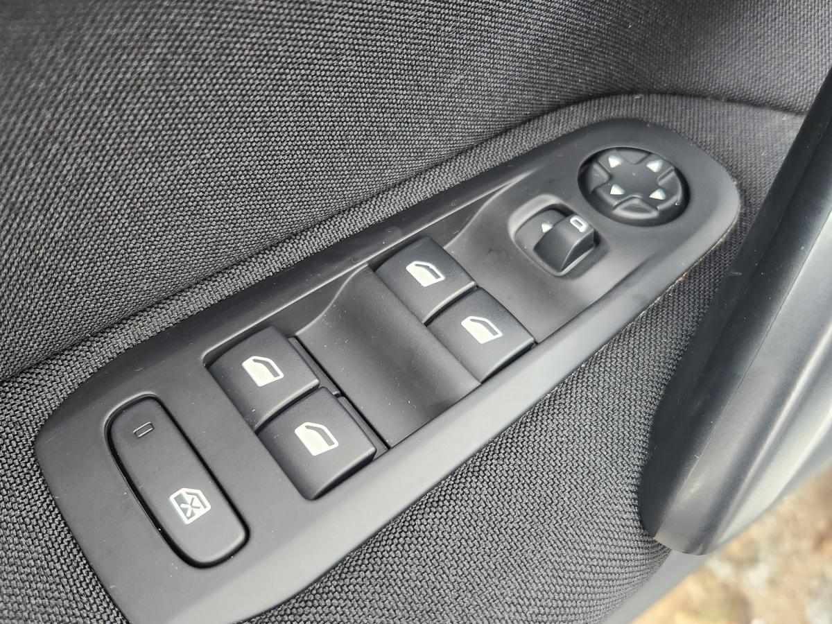 peugeot-308-2019-diesel-1499cc