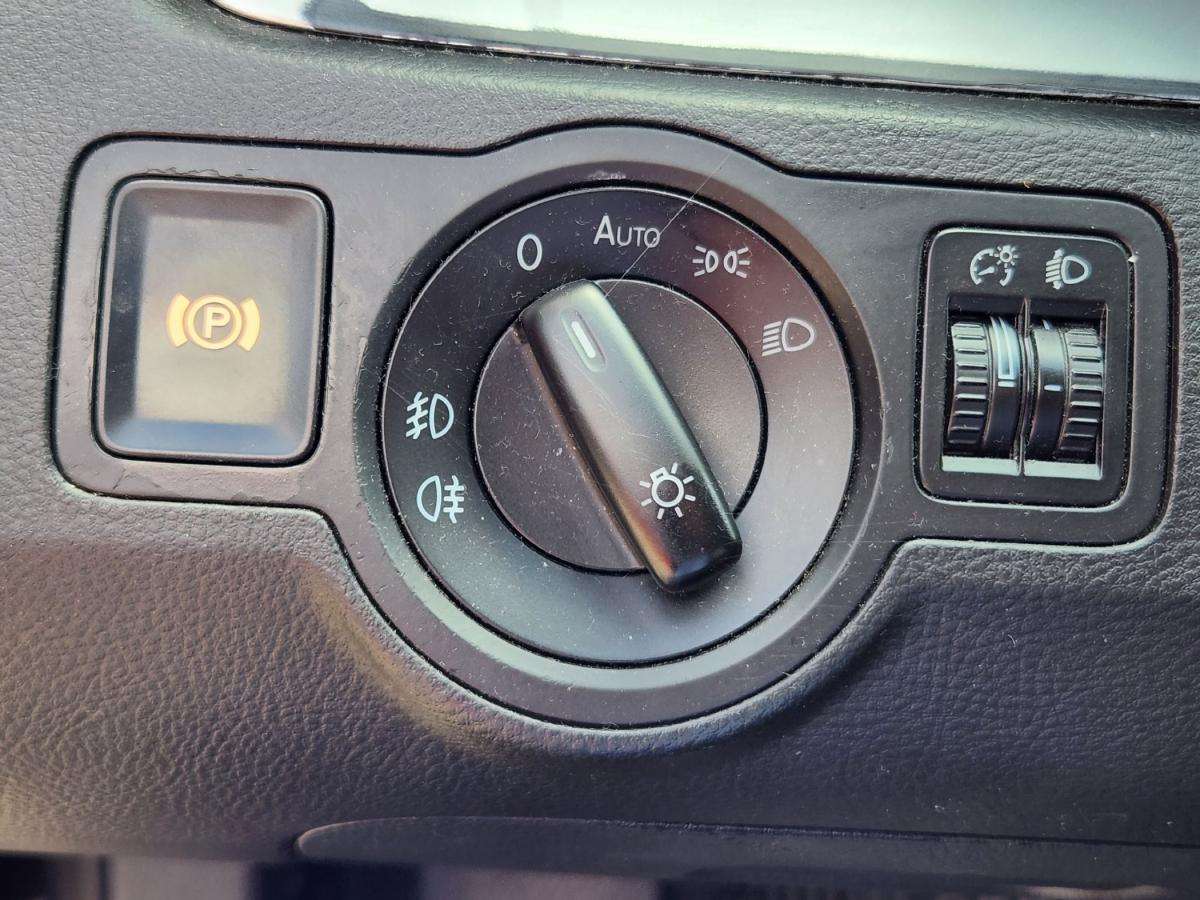 volkswagen-passat-variant-2009-diesel-1598cc