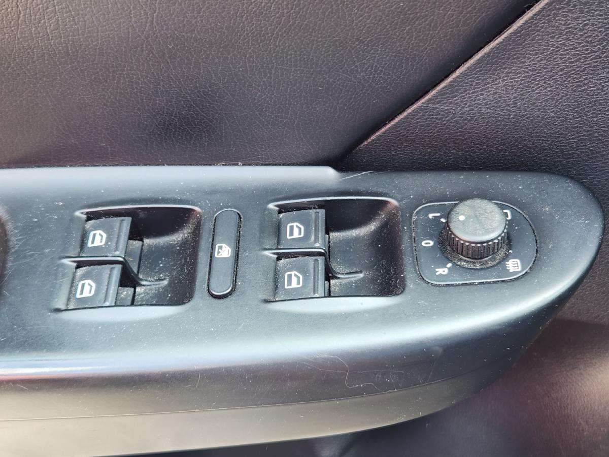 volkswagen-passat-variant-2009-diesel-1598cc