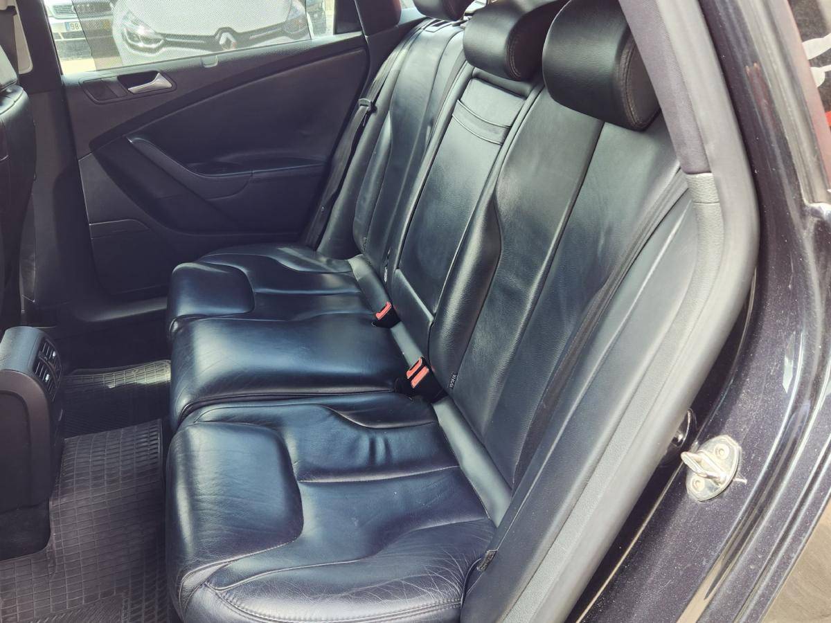 volkswagen-passat-variant-2009-diesel-1598cc