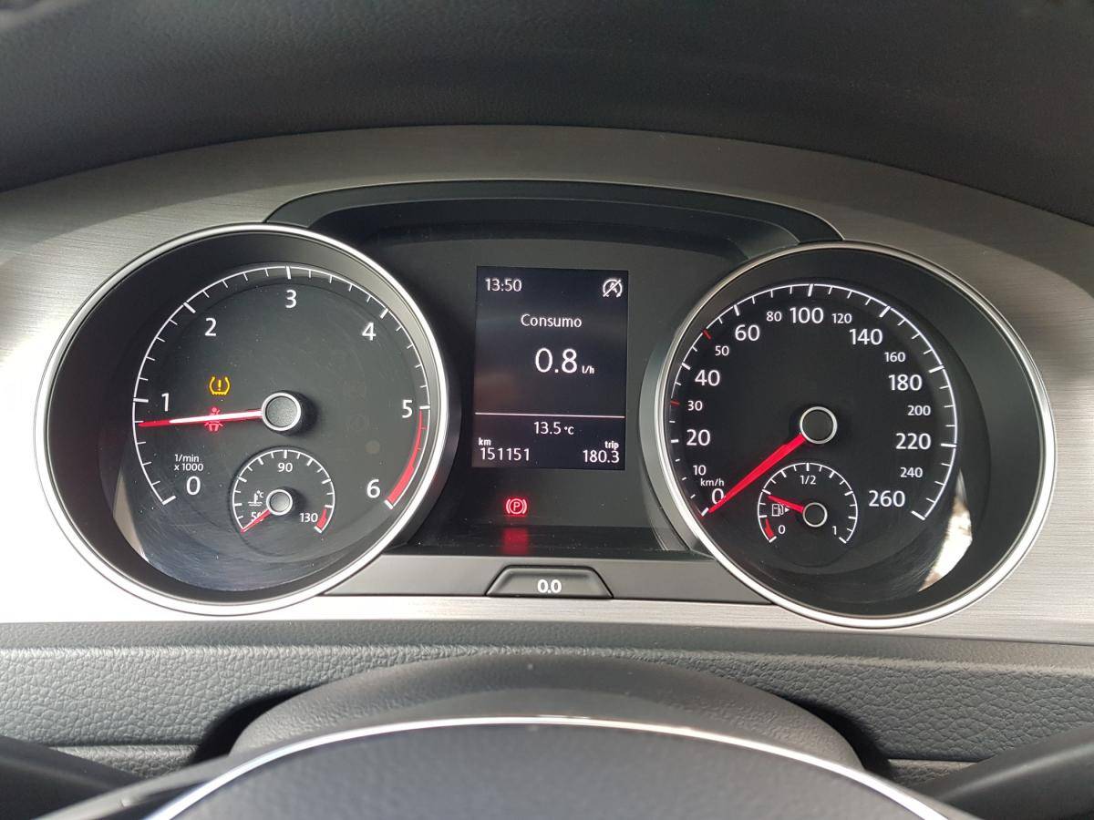 volkswagen-golf-variant-2014-diesel-1968cc