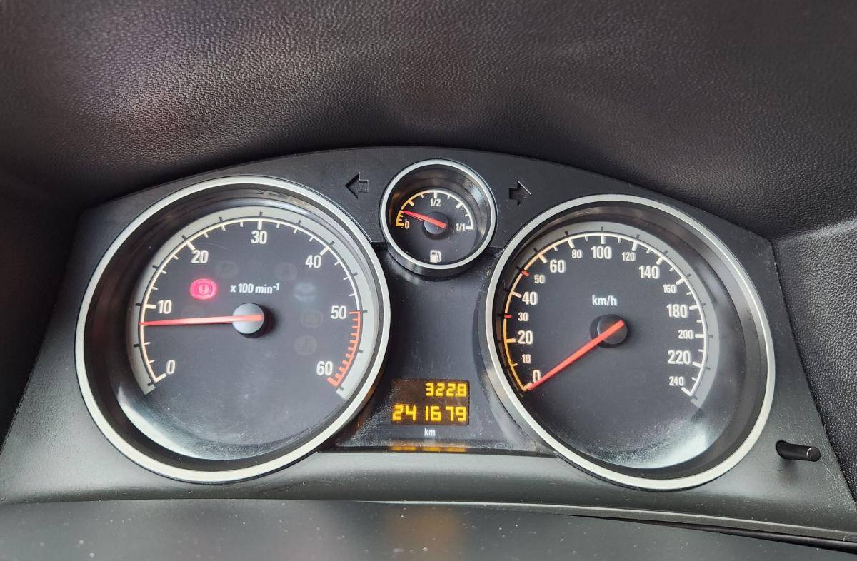 opel-astra-caravan-2007-diesel-1248cc