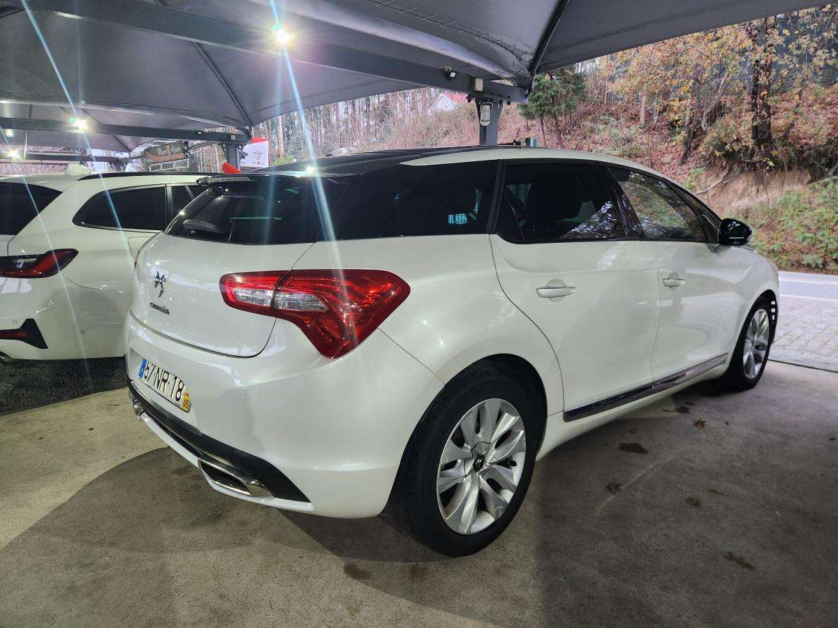citroen-ds5-2013-diesel-1560cc