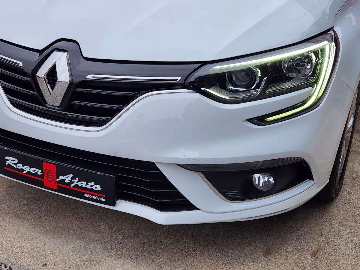 renault-megane-sport-tourer-2018-diesel-1461cc