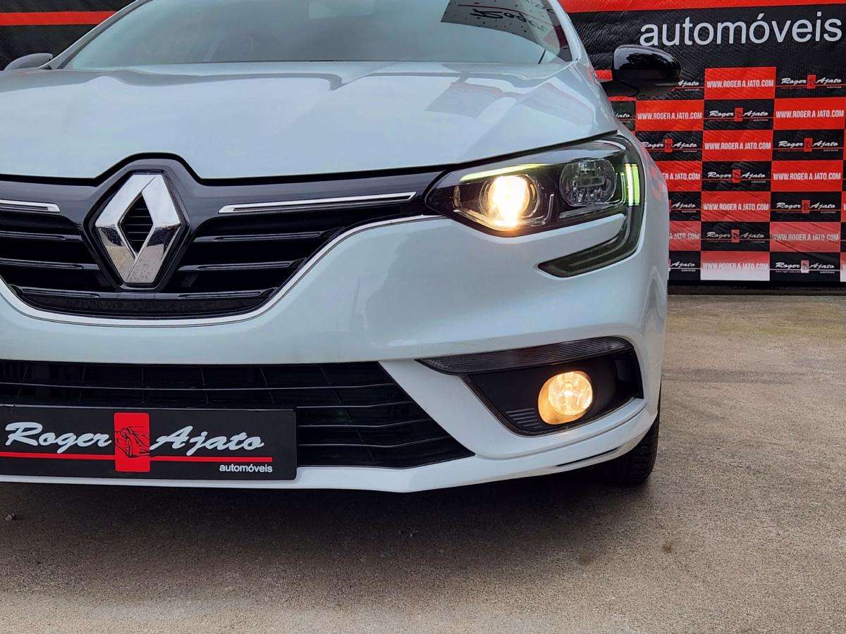 renault-megane-sport-tourer-2018-diesel-1461cc