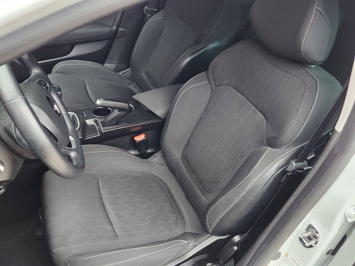 renault-megane-sport-tourer-2018-diesel-1461cc