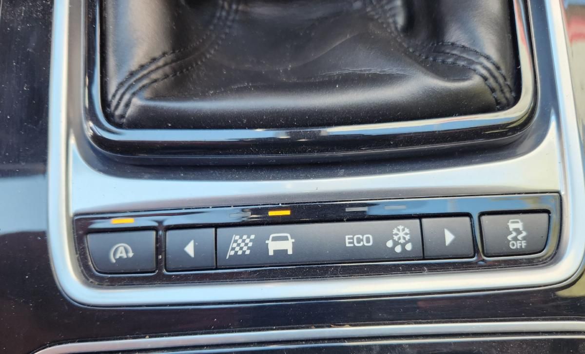jaguar-xe-2015-diesel-1999cc
