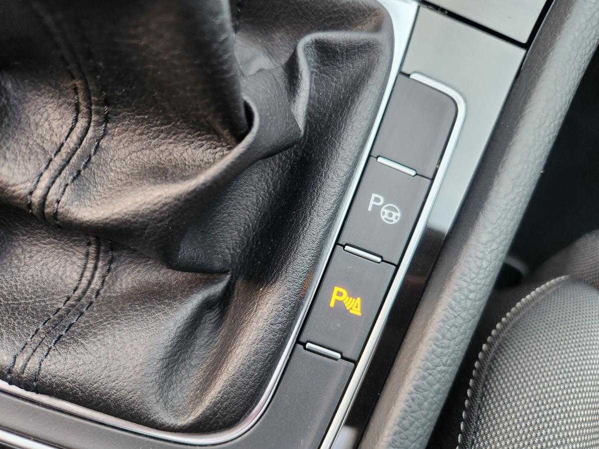volkswagen-golf-2013-diesel-1968cc