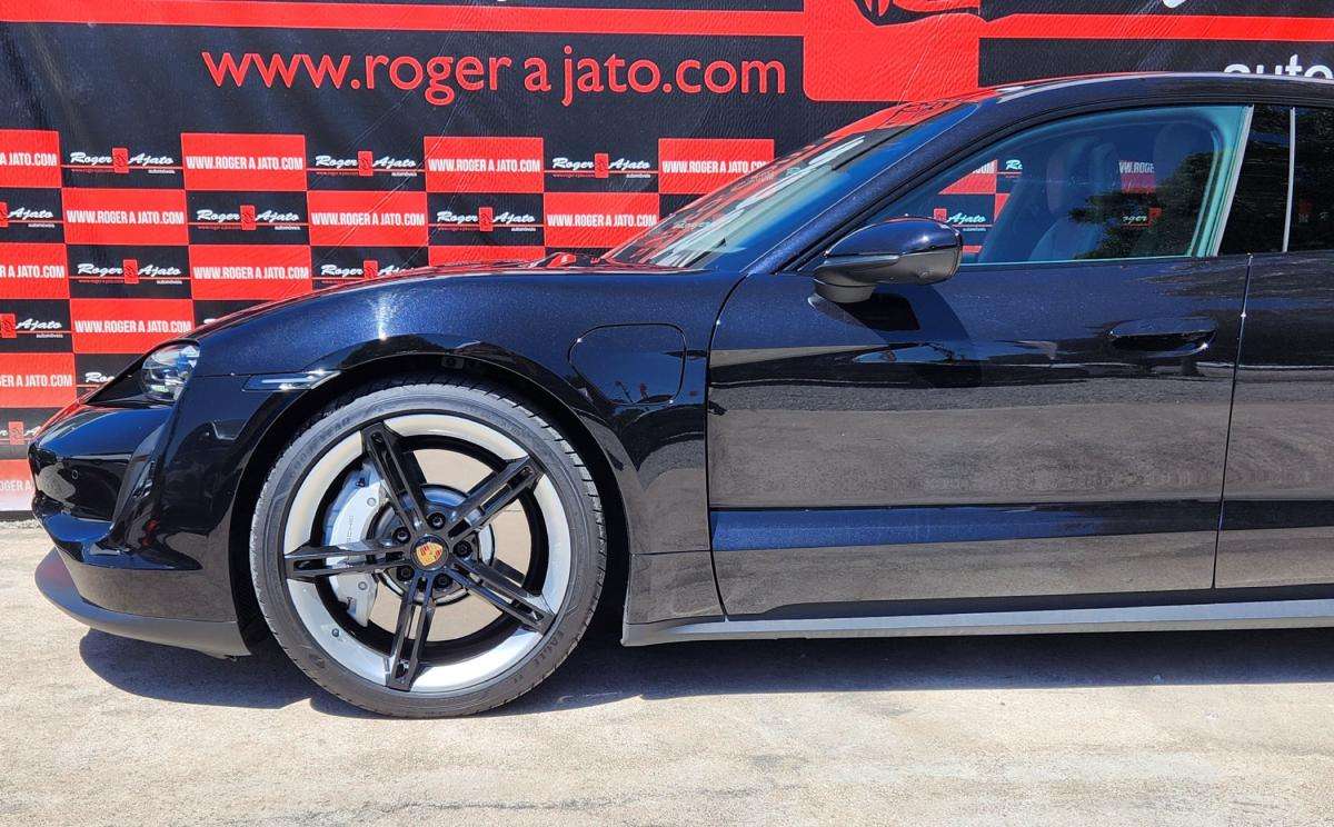 porsche-taycan-2021-eletrico-500cc