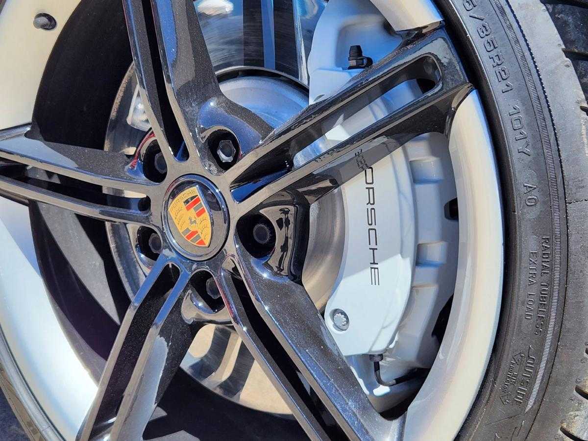 porsche-taycan-2021-eletrico-500cc