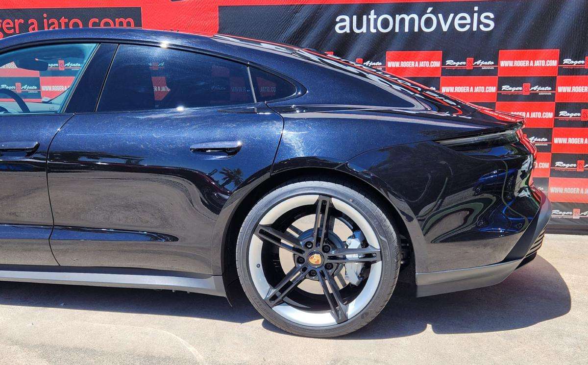 porsche-taycan-2021-eletrico-500cc