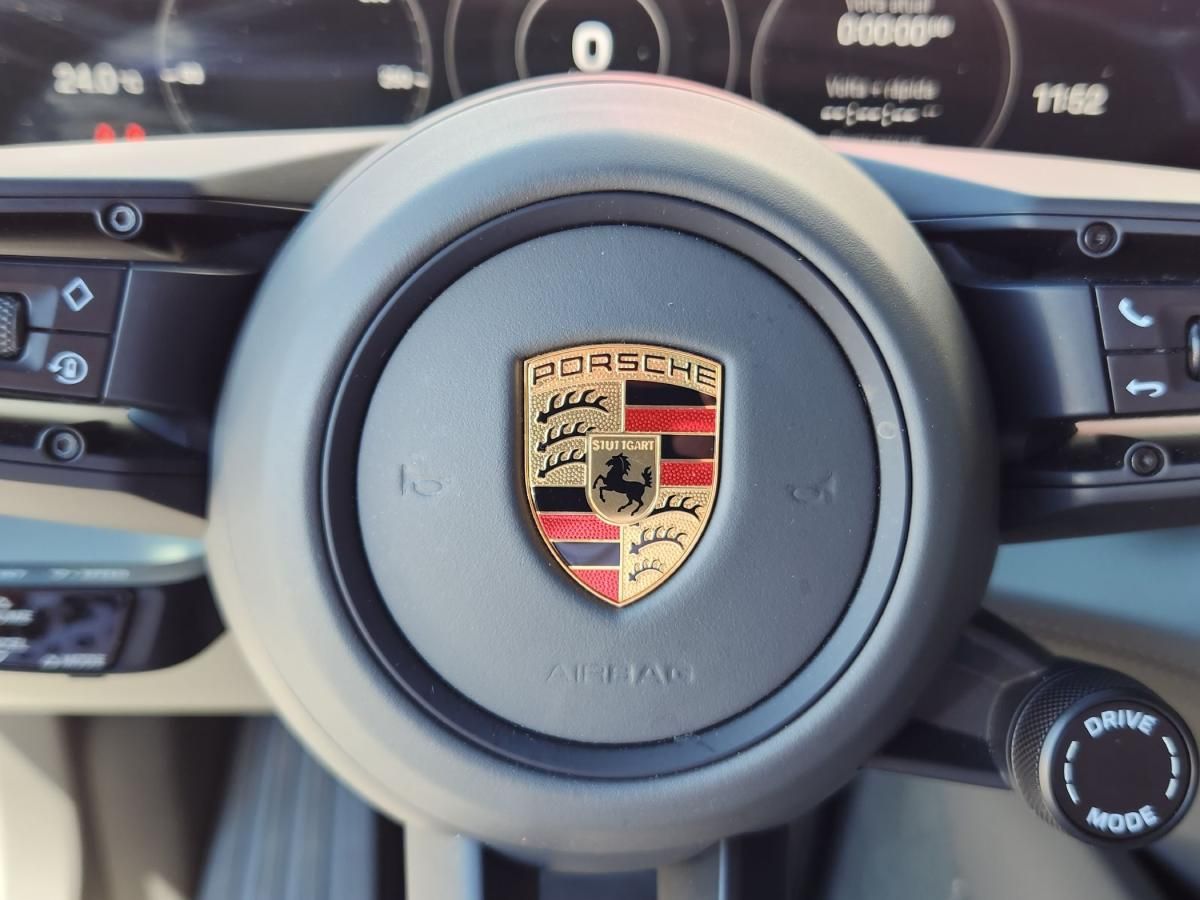 porsche-taycan-2021-eletrico-500cc