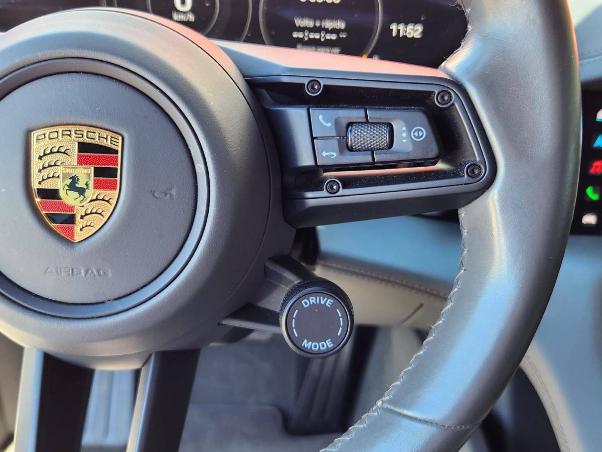 porsche-taycan-2021-eletrico-500cc