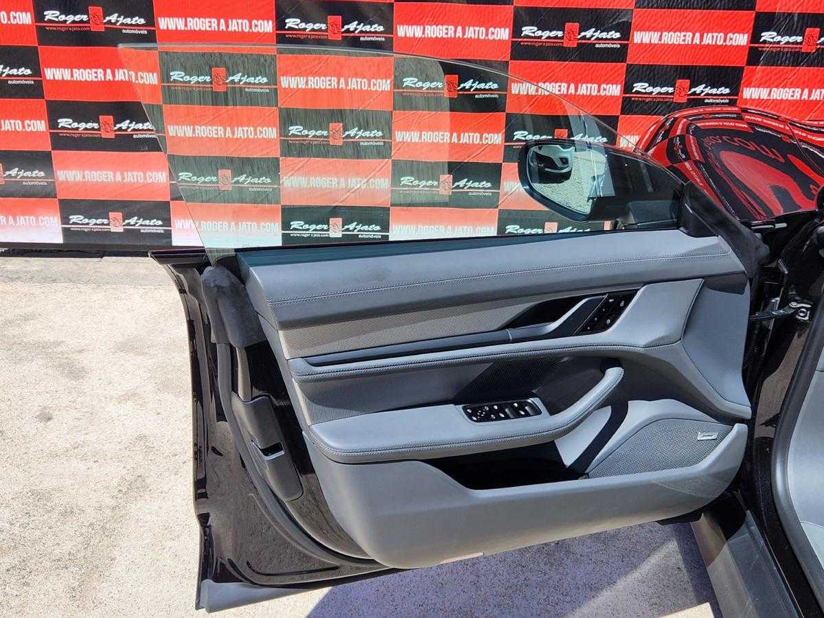 porsche-taycan-2021-eletrico-500cc