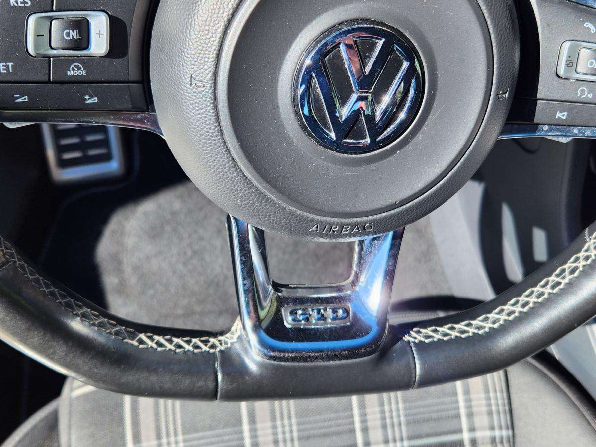volkswagen-golf-2013-diesel-1968cc