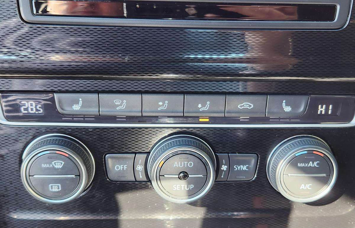 volkswagen-golf-2013-diesel-1968cc