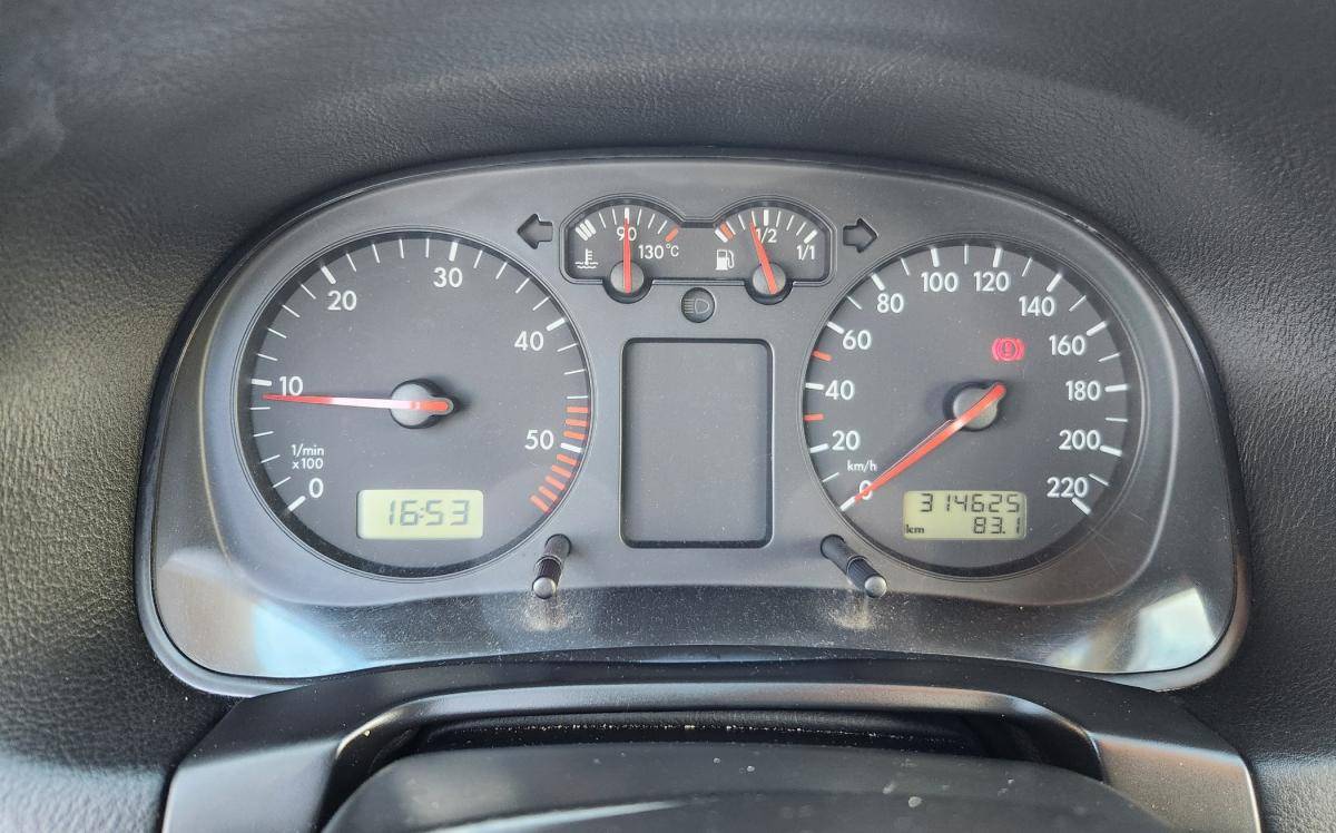 volkswagen-golf-2000-diesel-1896cc