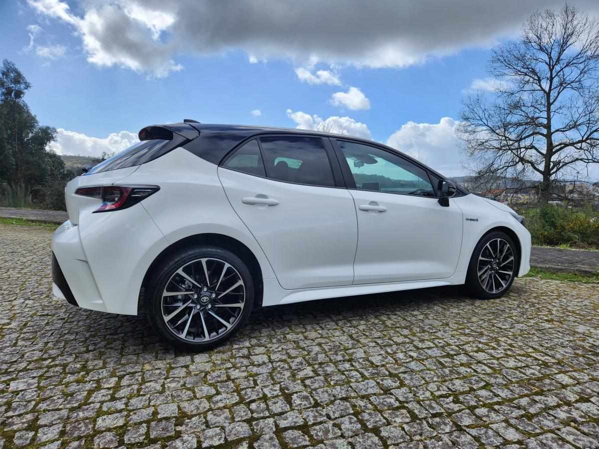 toyota-corolla-2020-hibrido-a-gasolina-1798cc