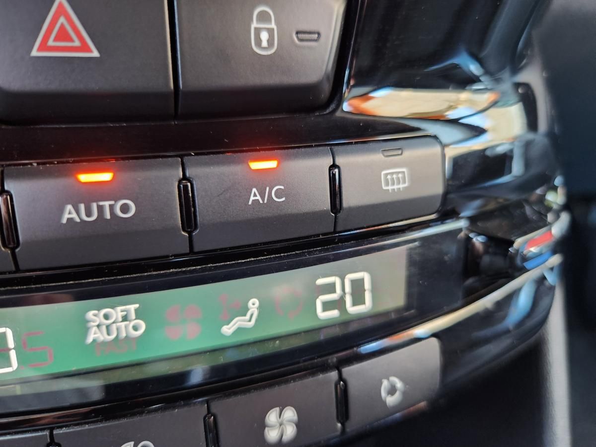 peugeot-208-2013-gasolina-1199cc