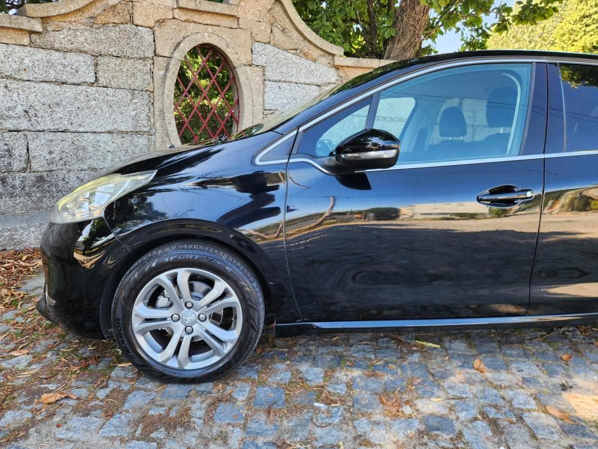 peugeot-208-2013-gasolina-1199cc