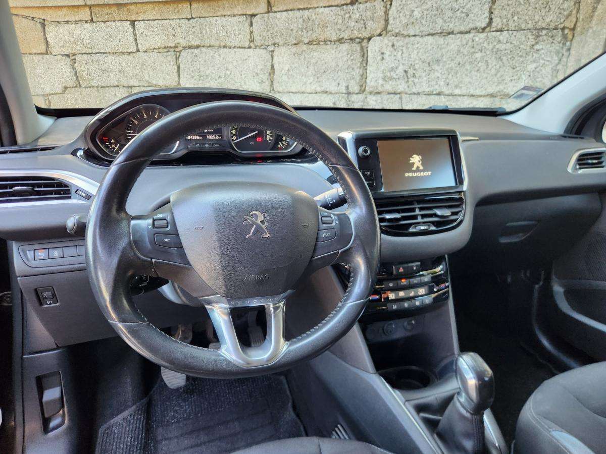 peugeot-208-2013-gasolina-1199cc
