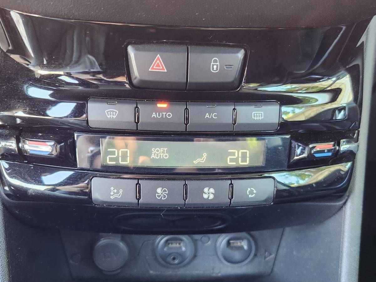 peugeot-208-2013-gasolina-1199cc