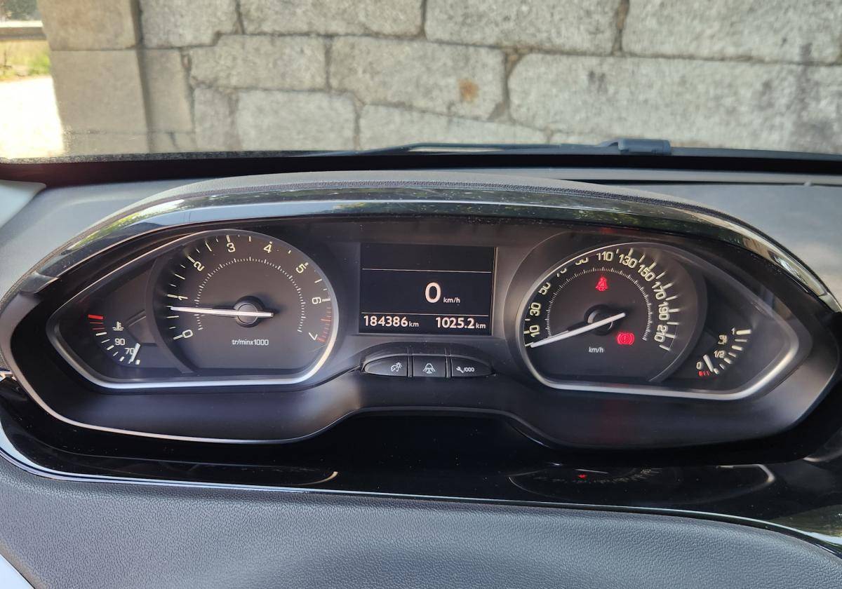peugeot-208-2013-gasolina-1199cc