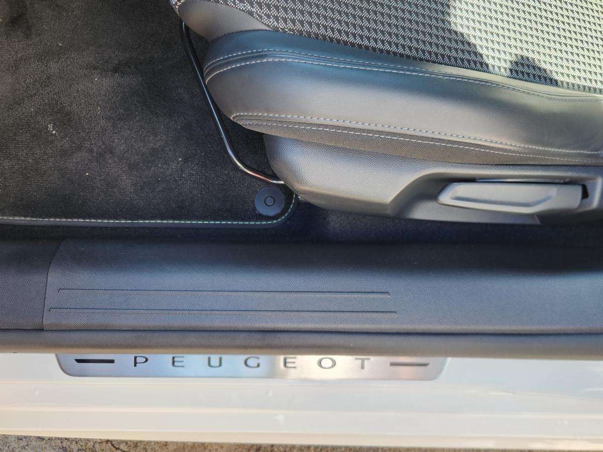 peugeot-208-2023-diesel-1499cc
