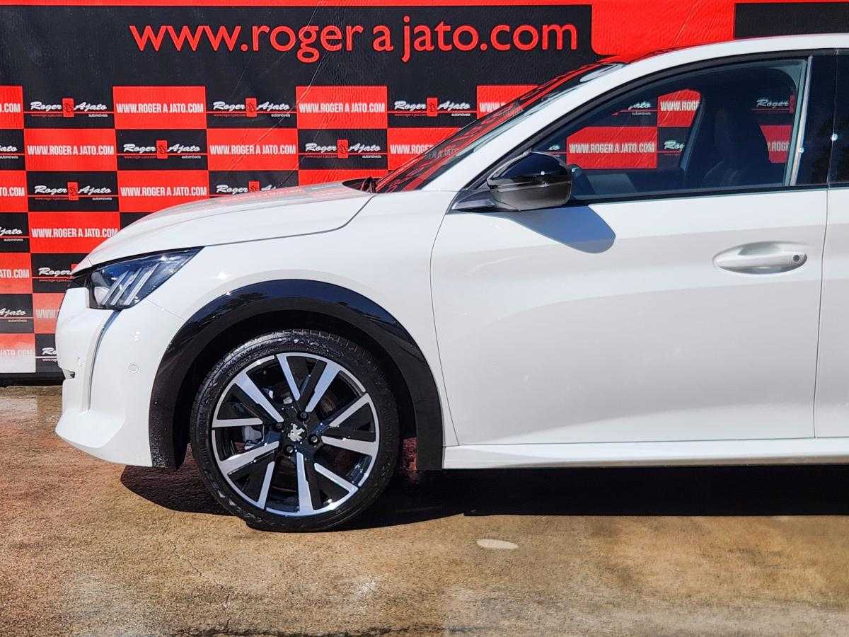 peugeot-208-2023-diesel-1499cc