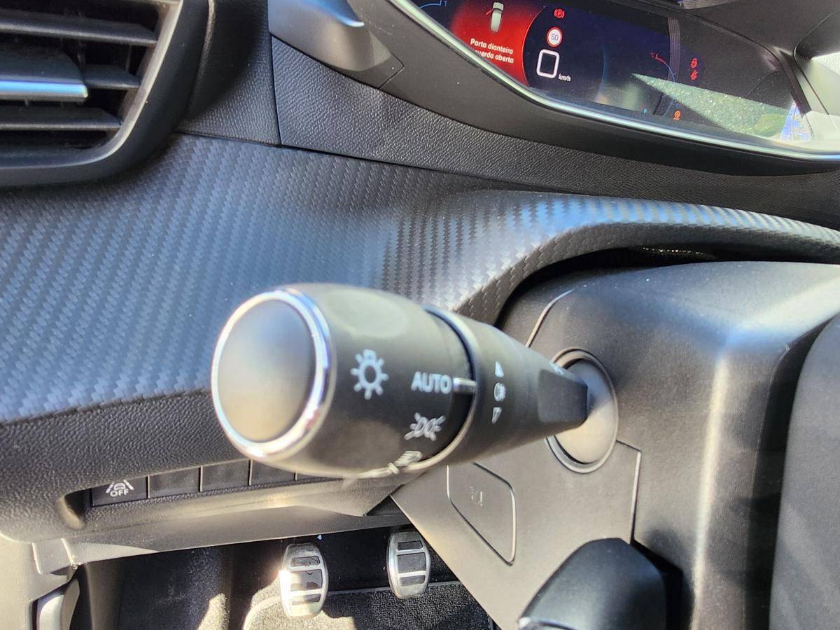 peugeot-208-2023-diesel-1499cc