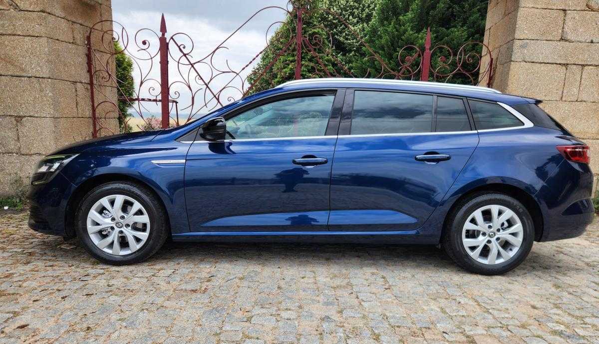 renault-megane-sport-tourer-2019-diesel-1461cc