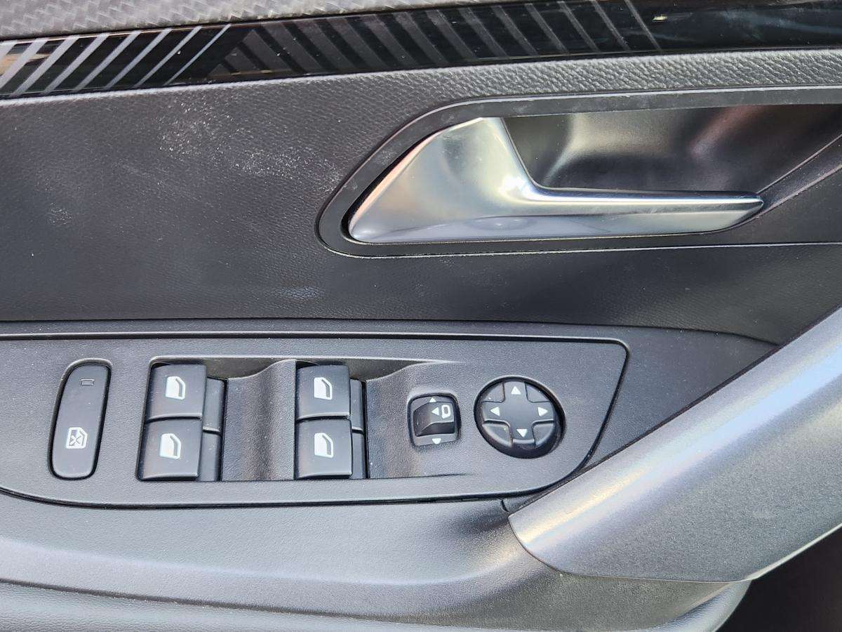 peugeot-2008-2020-diesel-1499cc