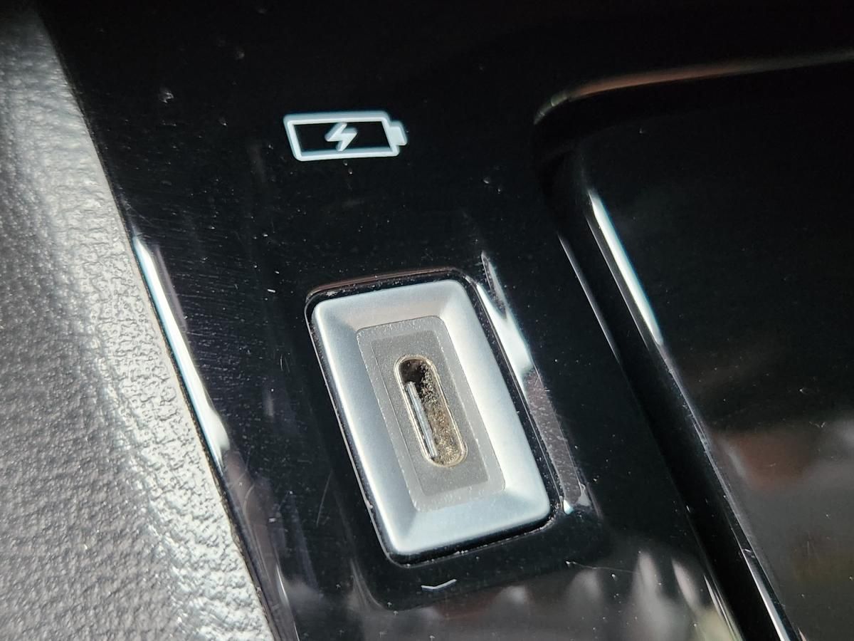 peugeot-2008-2021-diesel-1499cc