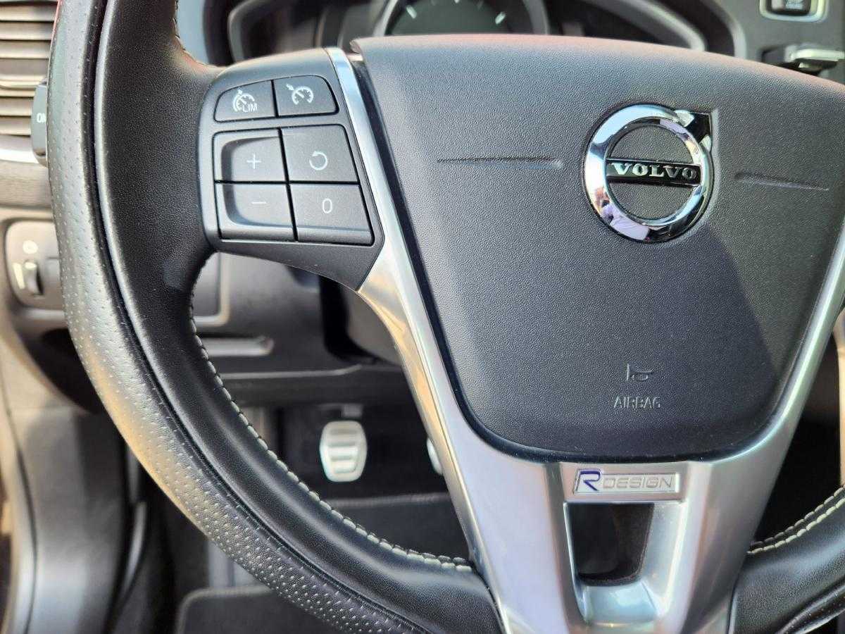 volvo-v40-2018-diesel-1969cc