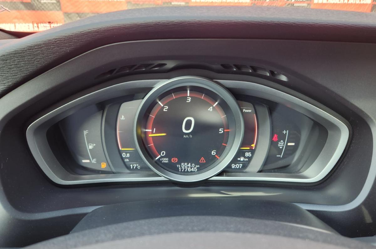volvo-v40-2018-diesel-1969cc