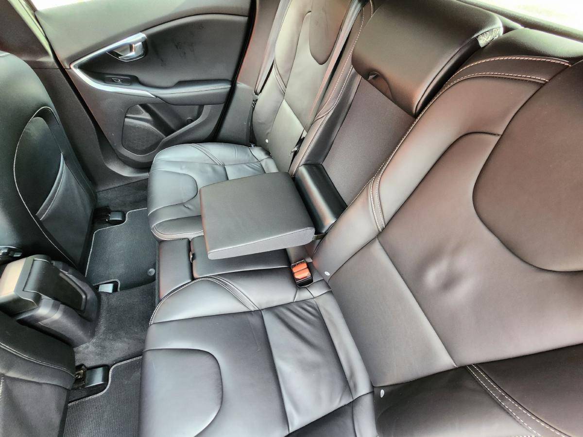 volvo-v40-2018-diesel-1969cc